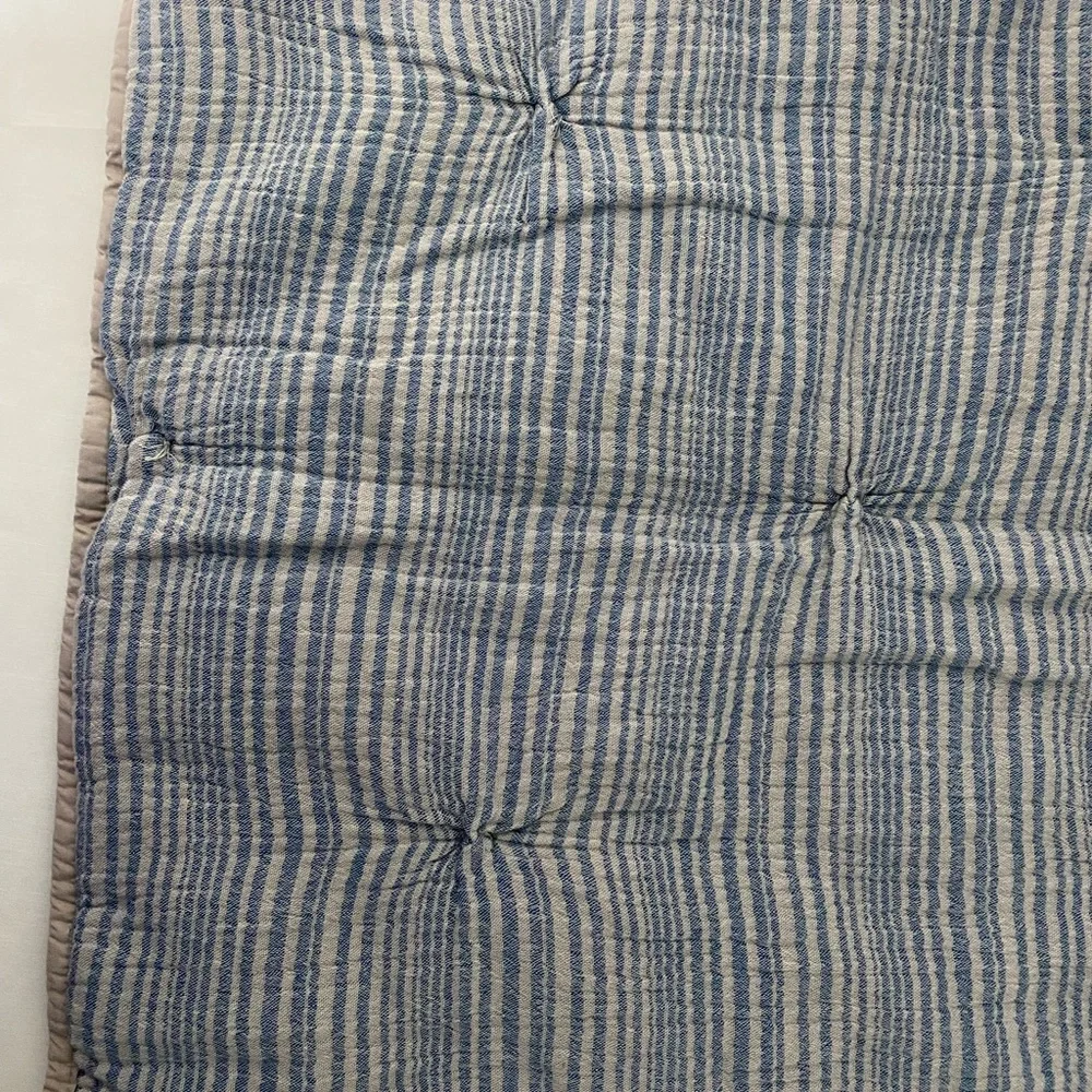 Pottery Barn‎ Pillow Sham Blue Gray Stripe Soft Cotton KING Pillow.